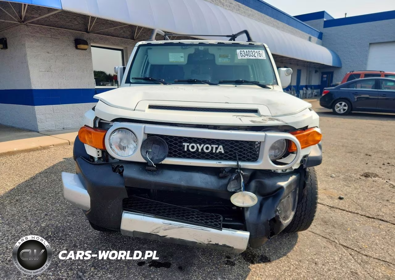 2011 Toyota Fj Cruiser Base VIN:JTEBU4BF5BK108249 - 5