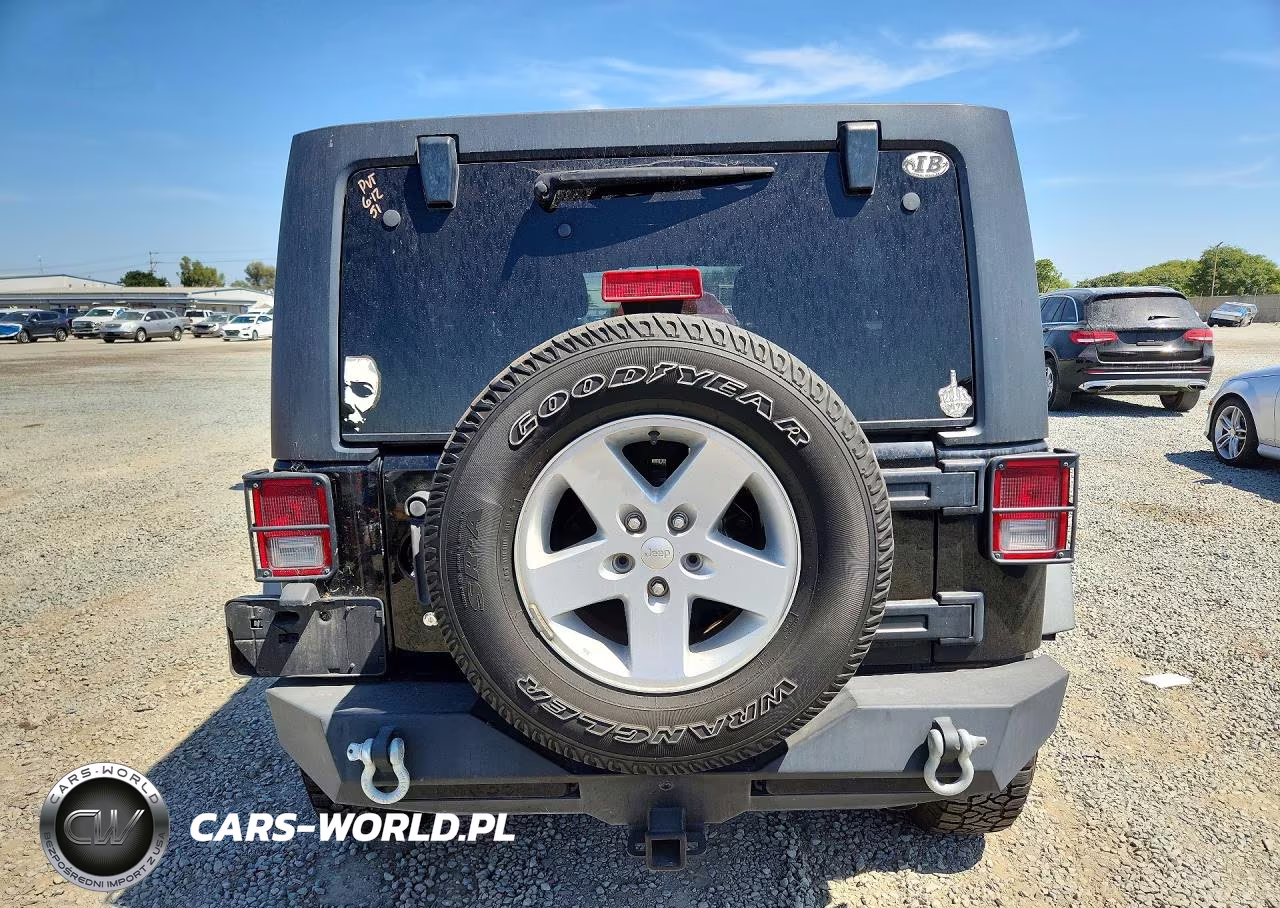 2017 Jeep Wrangler Unlimited Sport VIN:1C4BJWDG4HL529266 - 6
