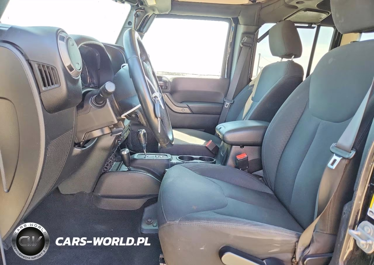 2017 Jeep Wrangler Unlimited Sport VIN:1C4BJWDG4HL529266 - 7
