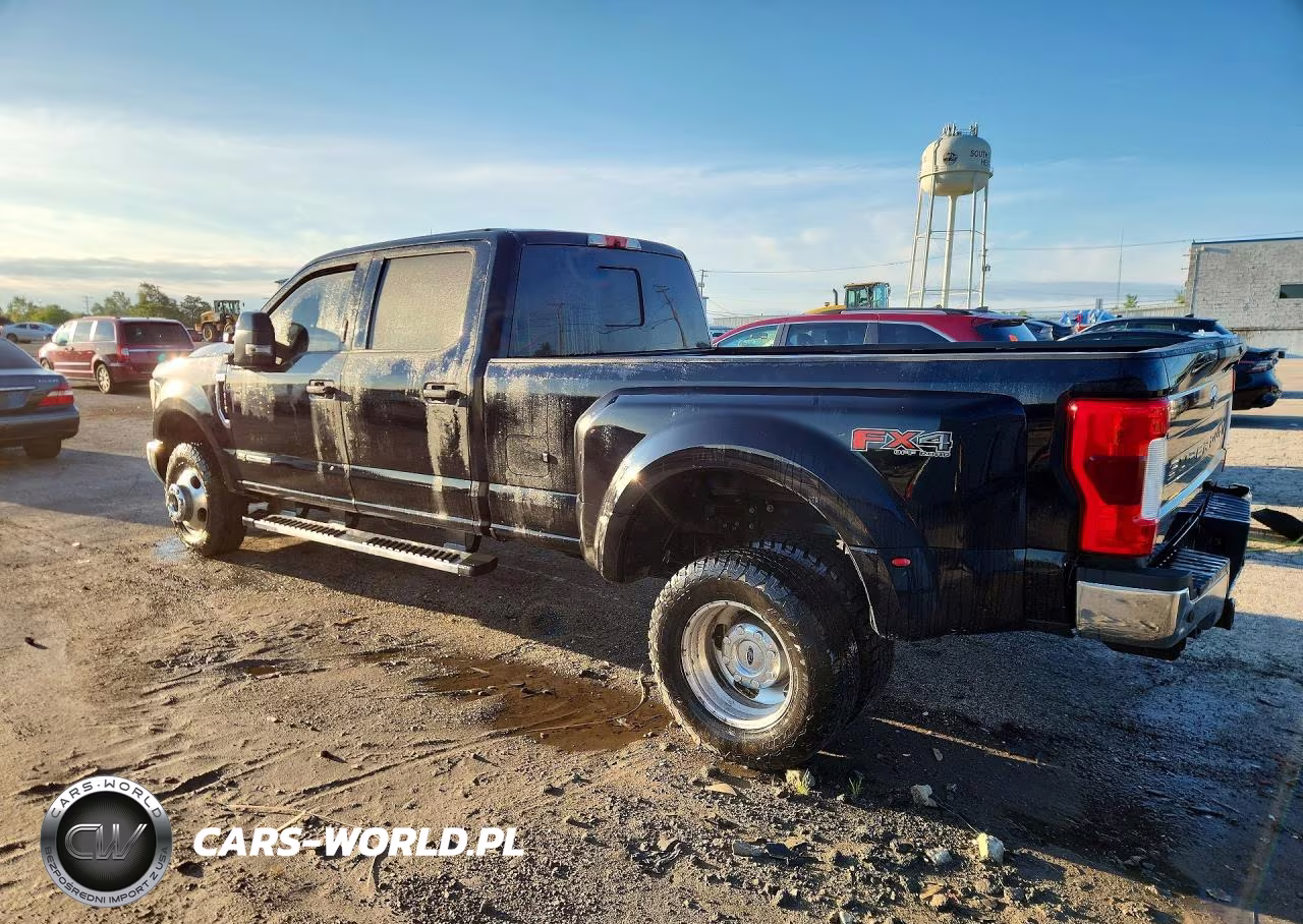 FORD F350 SUPER VIN:1FT8W3DT3JEB95863 - 2