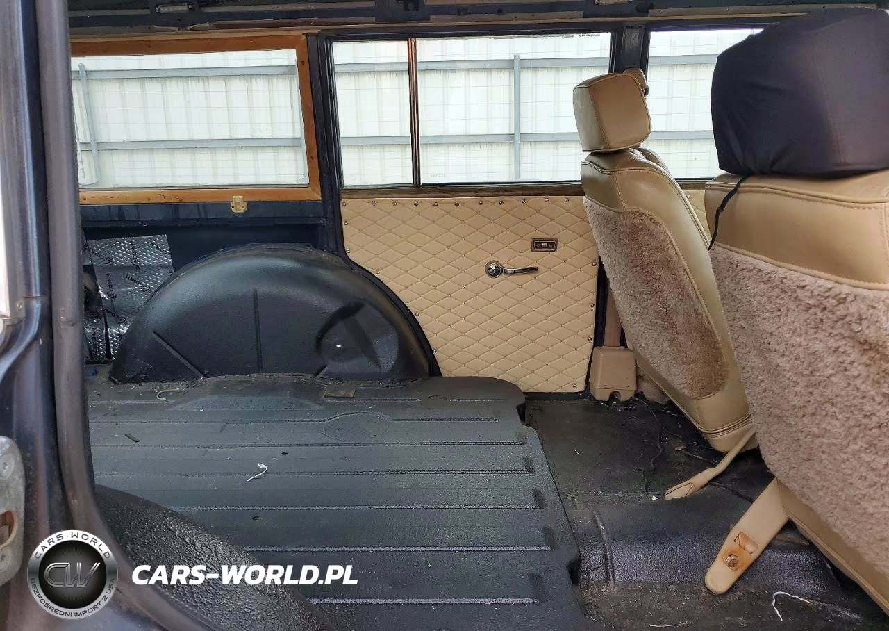 1990 Jeep Grand Wagoneer VIN:1J4GS5876LP501021 - 11