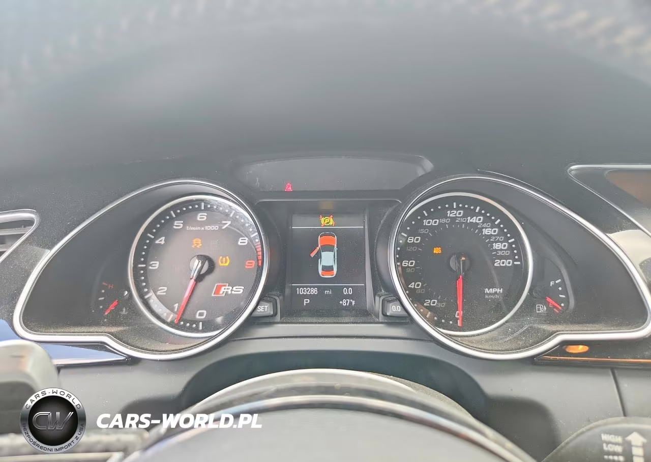 2015 Audi Rs5 VIN:WUAC6AFR2FA901657 - 9