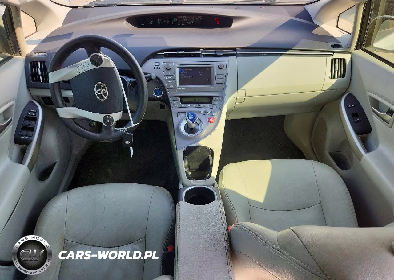 2014 Toyota Prius Three VIN:JTDKN3DU2E0370544 - 8