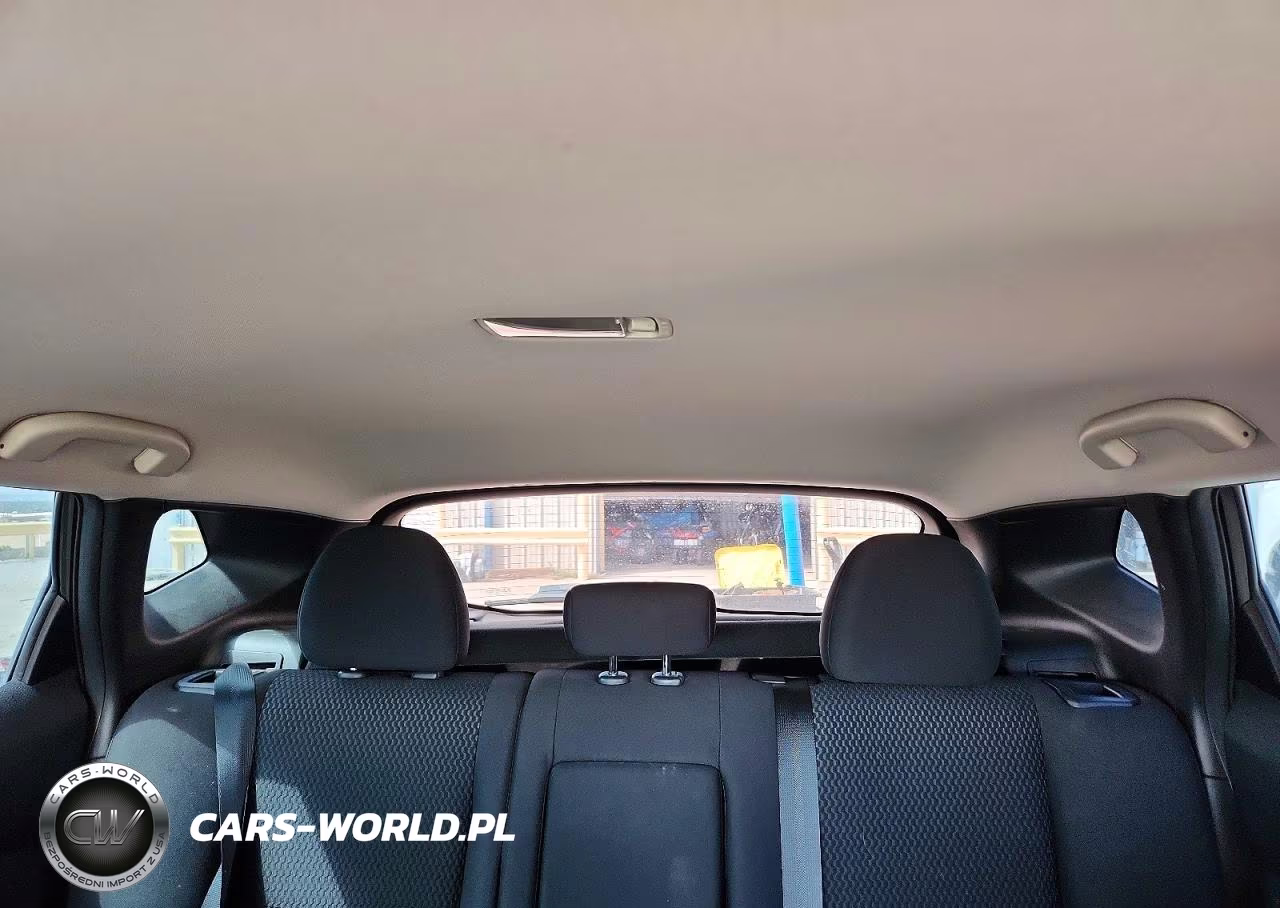 2018 Nissan Rogue Sport S VIN:JN1BJ1CP4JW103895 - 10
