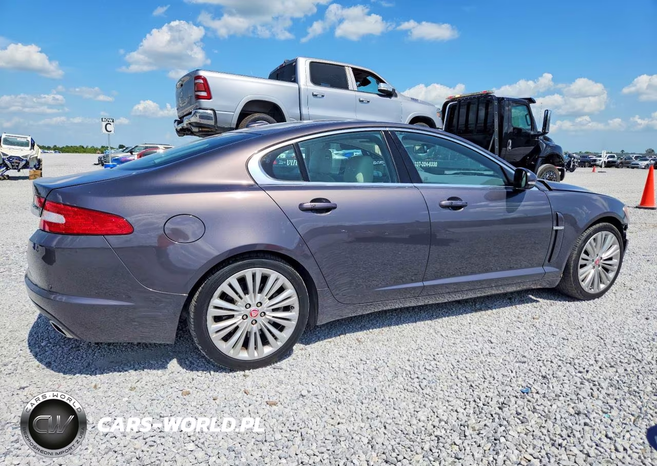 2011 Jaguar Xf Premium VIN:SAJWA0GBXBLR87224 - 3