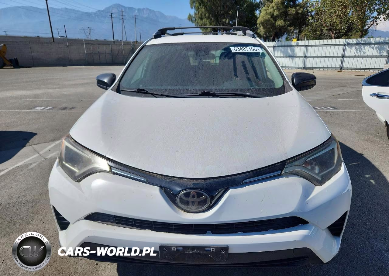 2018 Toyota Rav4 Le VIN:2T3ZFREV2JW415106 - 5