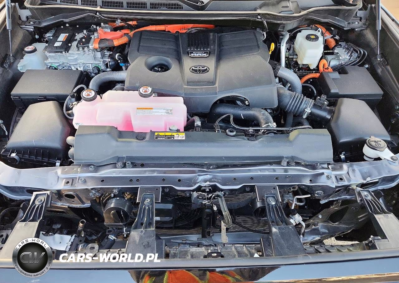 2025 Toyota Tundra Hybrid Platinum Hybrid Crewmax 5.5' Bed VIN:5TFNC5DB9SX103272 - 11