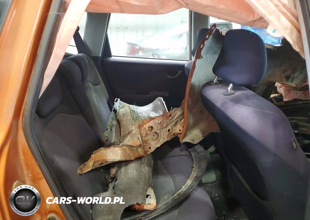 2010 Honda Fit Sport VIN:JHMGE8H42AS006652 - 10