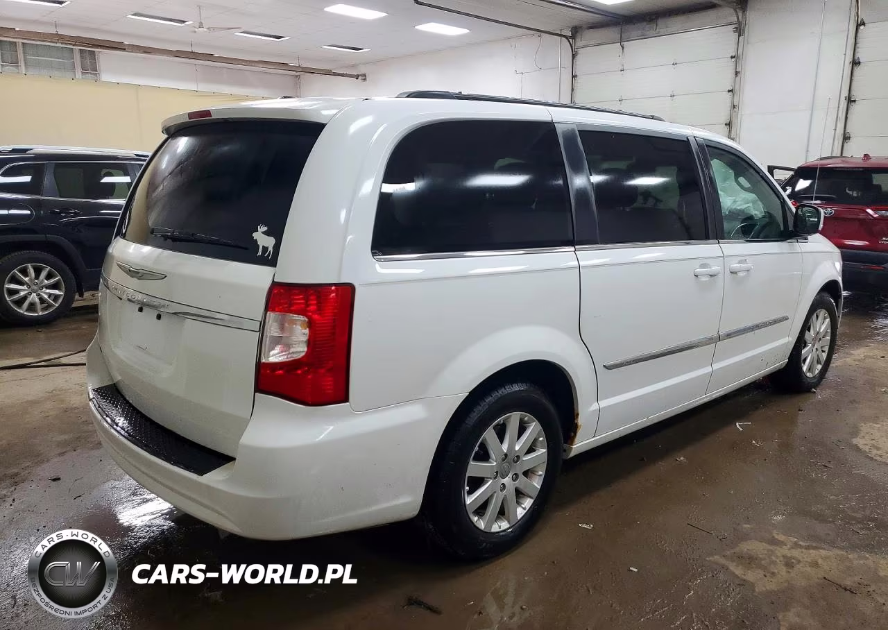 2013 Chrysler Town & Country Touring VIN:2C4RC1BG0DR820931 - 3