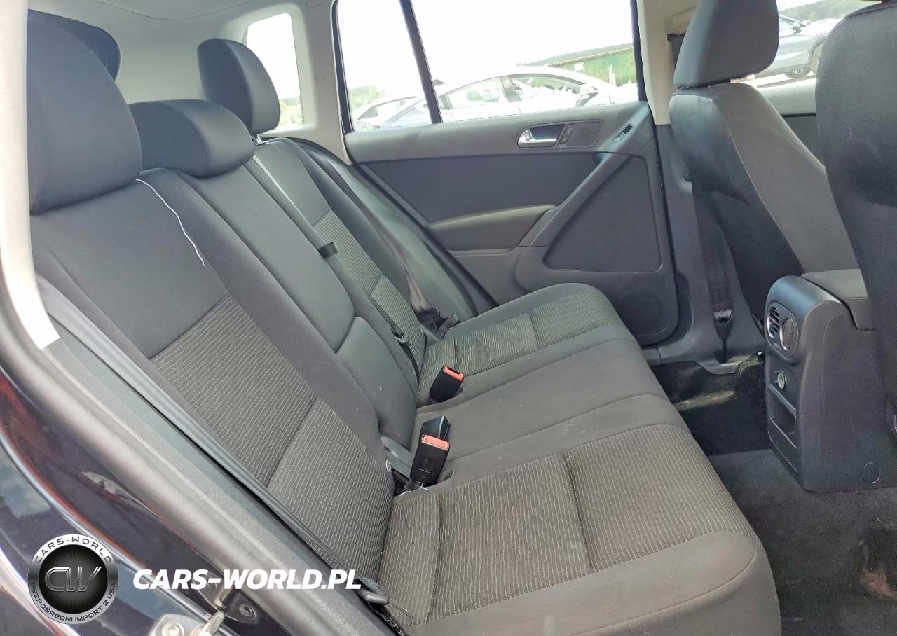 2017 Volkswagen Tiguan S VIN:WVGAV7AX5HK050799 - 11