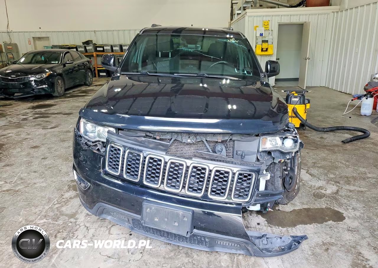 2017 Jeep Grand Cherokee Laredo VIN:1C4RJFAG9HC842932 - 5