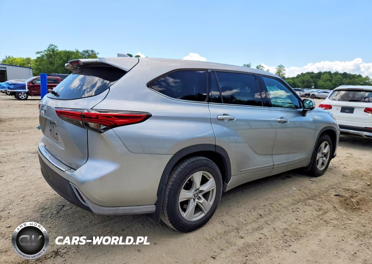 2020 Toyota Highlander Le VIN:5TDBZRBHXLS015693 - 3