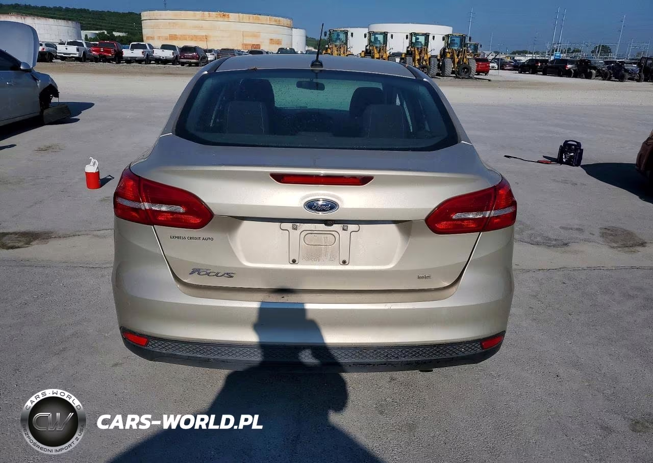 2017 Ford Focus Se VIN:1FADP3F26HL296844 - 6