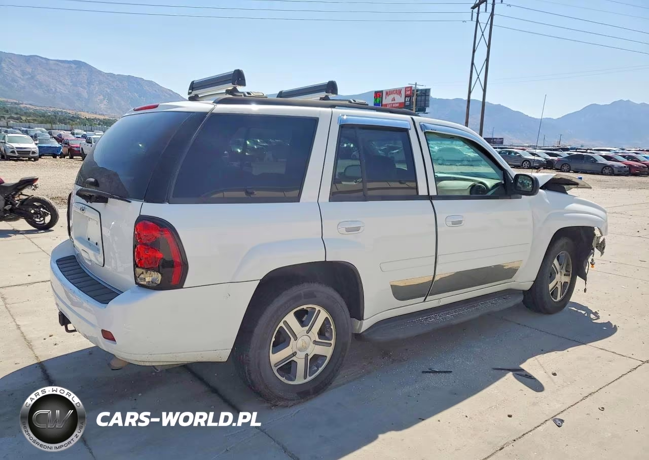2008 Chevrolet Trailblazer Ls VIN:1GNDT13S182223926 - 3