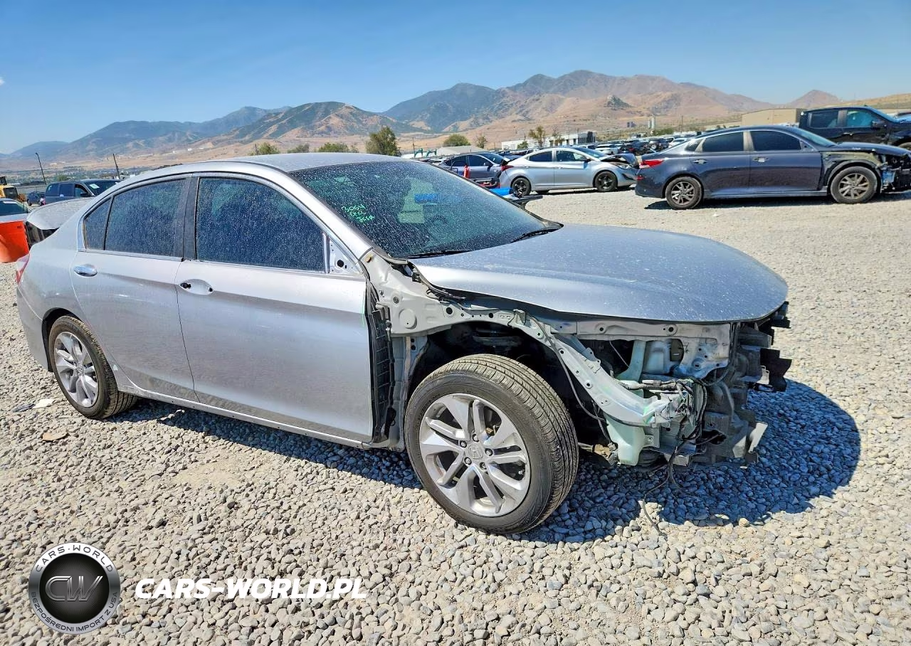 2017 Honda Accord Sport VIN:1HGCR2F57HA261702 - 4