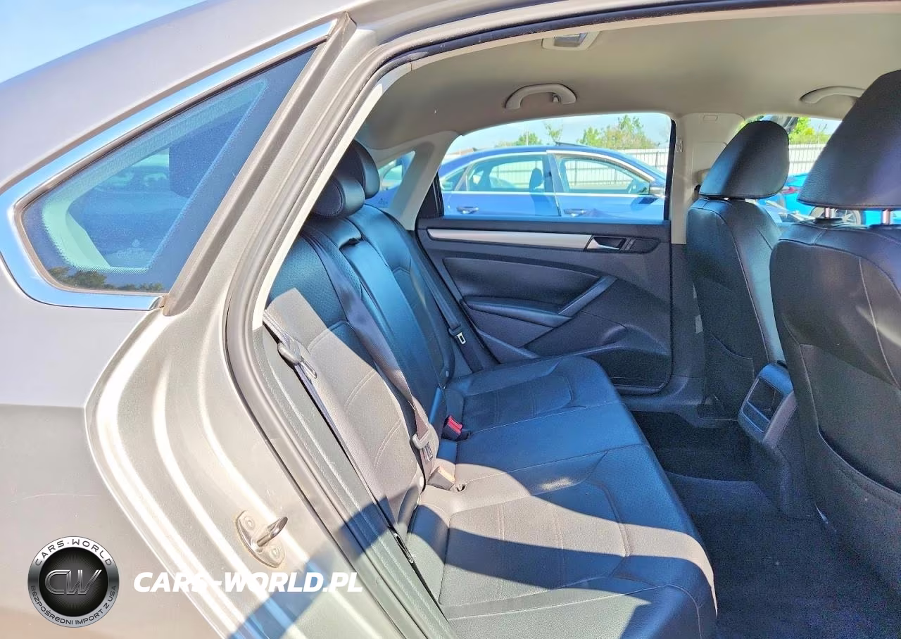 2014 Volkswagen Passat S VIN:1VWAT7A3XEC033541 - 10