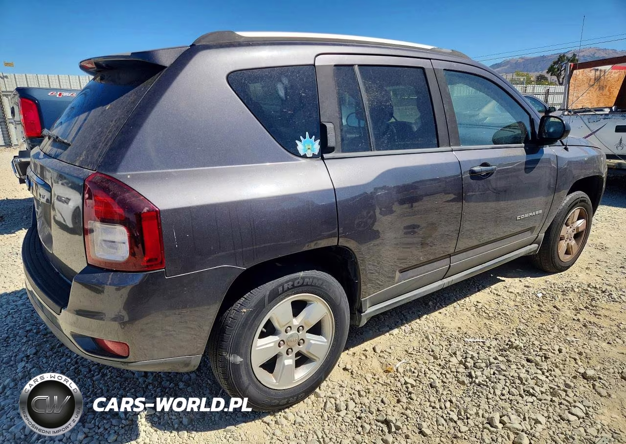 2015 Jeep Compass Sport VIN:1C4NJCBA1FD313389 - 3
