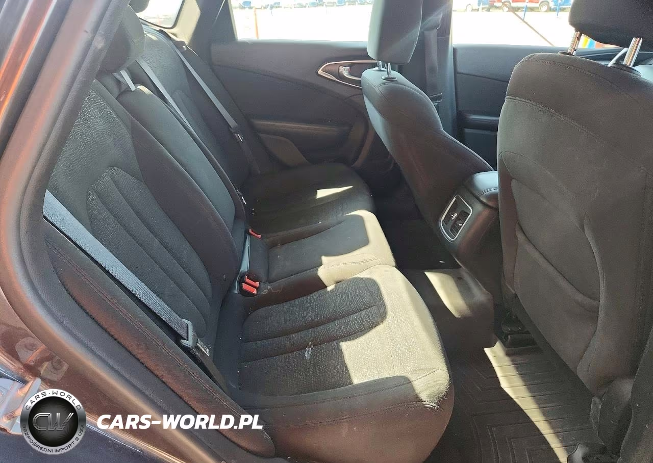 2015 Chrysler 200 Limited VIN:1C3CCCAB0FN709646 - 10