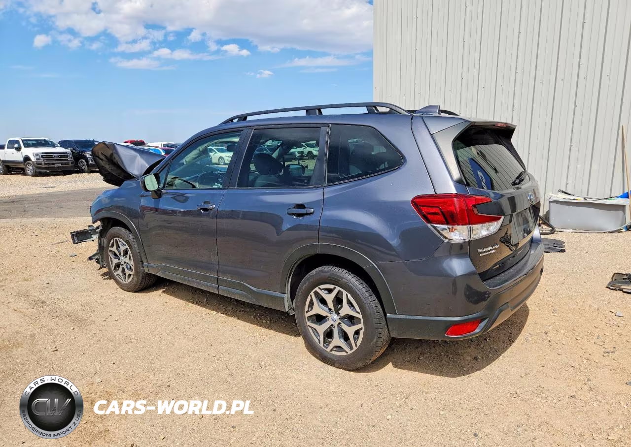 2023 Subaru Forester Premium VIN:JF2SKAEC5PH472865 - 2