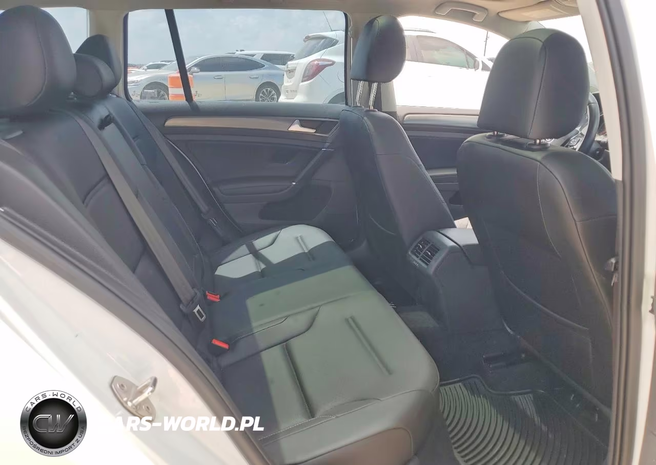 2018 Volkswagen Golf Sportwagen S VIN:3VWD17AU2JM751525 - 10
