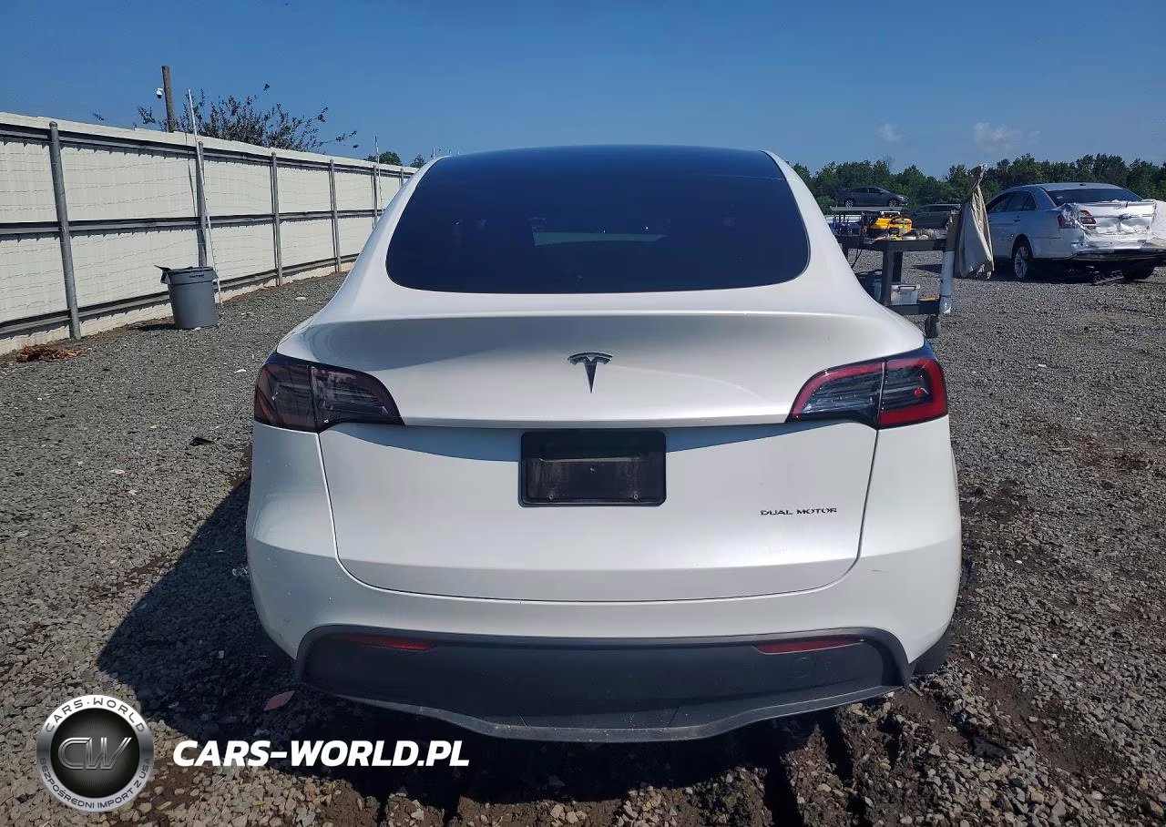 2024 Tesla Model Y VIN:7SAYGDEE7RA311739 - 6