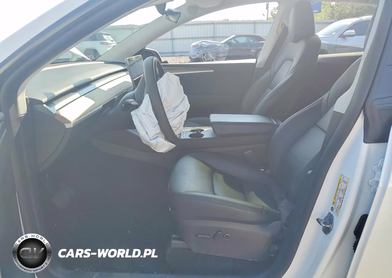2024 Tesla Model Y VIN:7SAYGDEE7RA311739 - 7