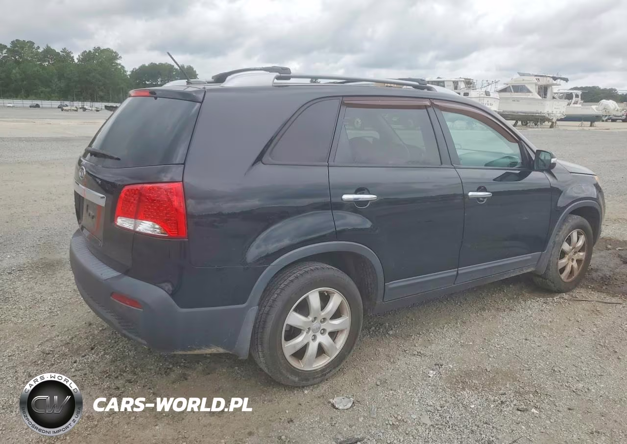 2013 Kia Sorento Lx VIN:5XYKT3A67DG411934 - 3