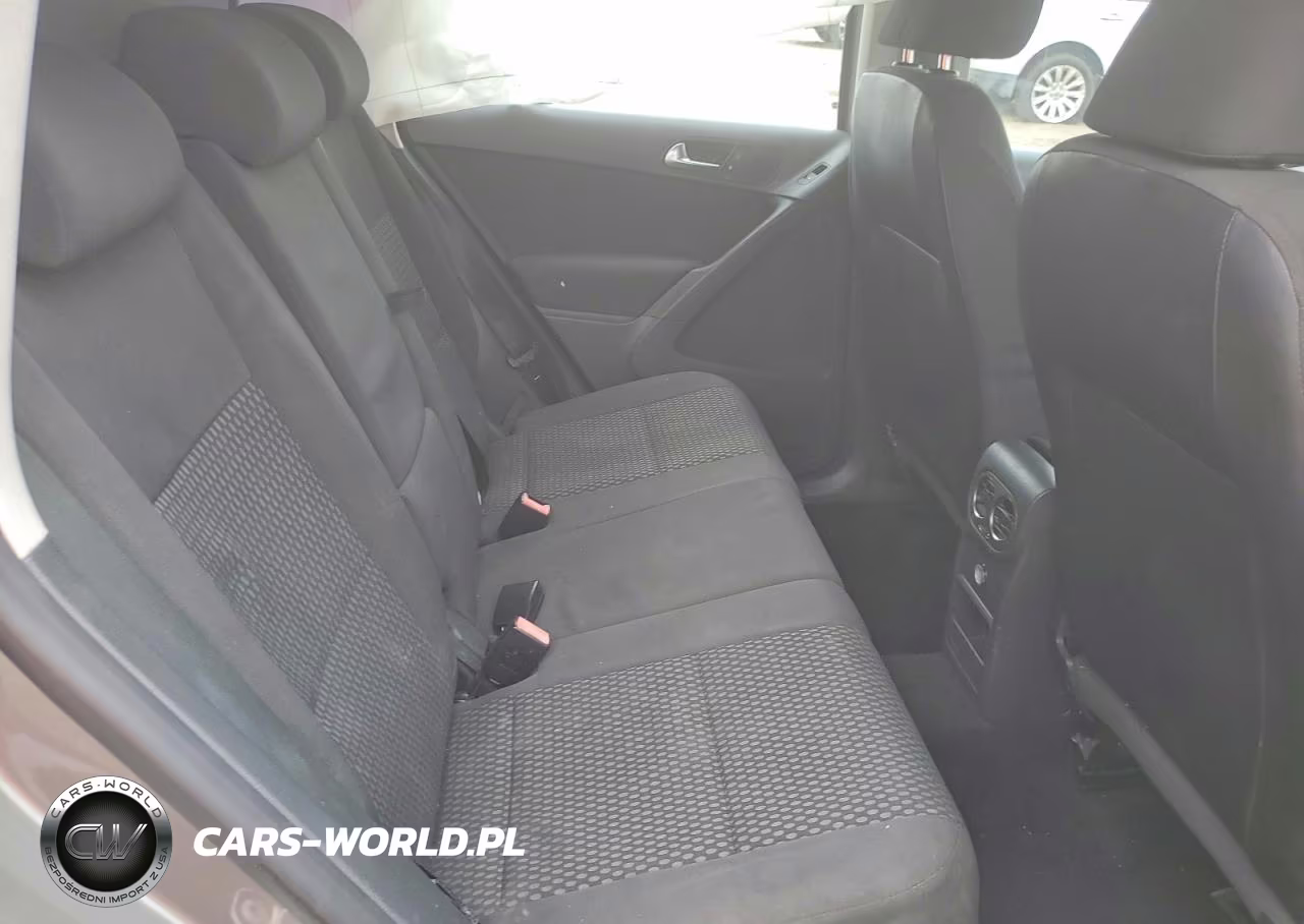2011 Volkswagen Tiguan S VIN:WVGBV7AX5BW567122 - 11
