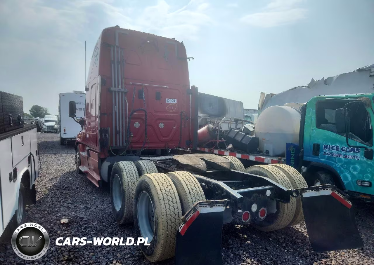 2013 Freightliner Cascadia Semi Truck VIN:3AKJGLBG3DSFD5173 - 2
