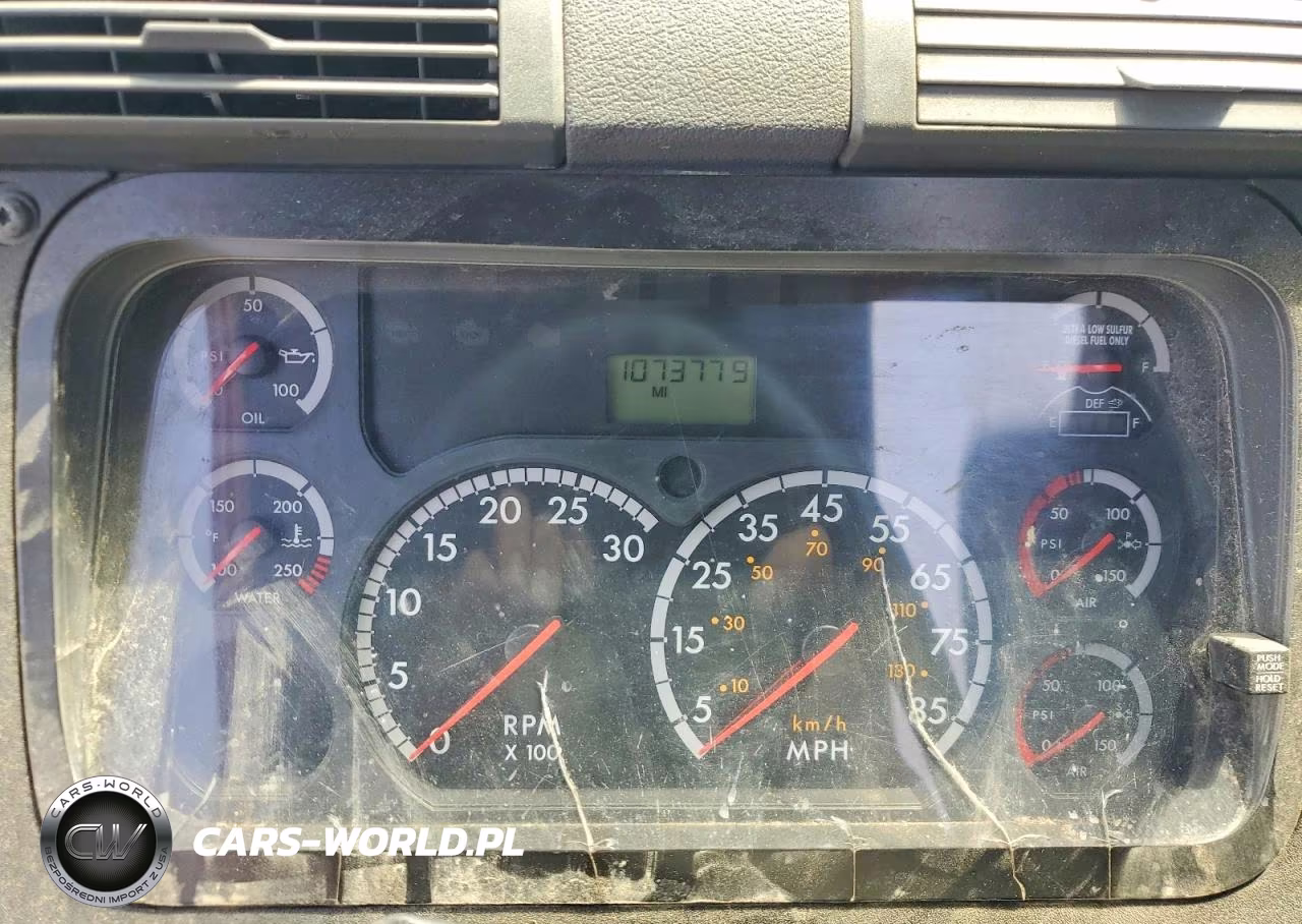 2013 Freightliner Cascadia Semi Truck VIN:3AKJGLBG3DSFD5173 - 9