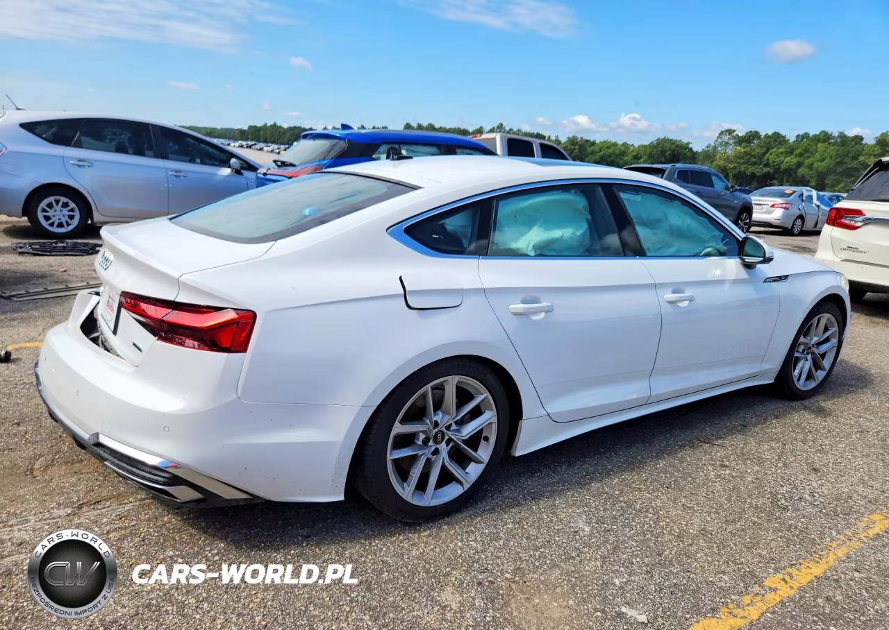 2024 Audi A5 Premium Plus 45 VIN:WAUFACF52RA052889 - 3