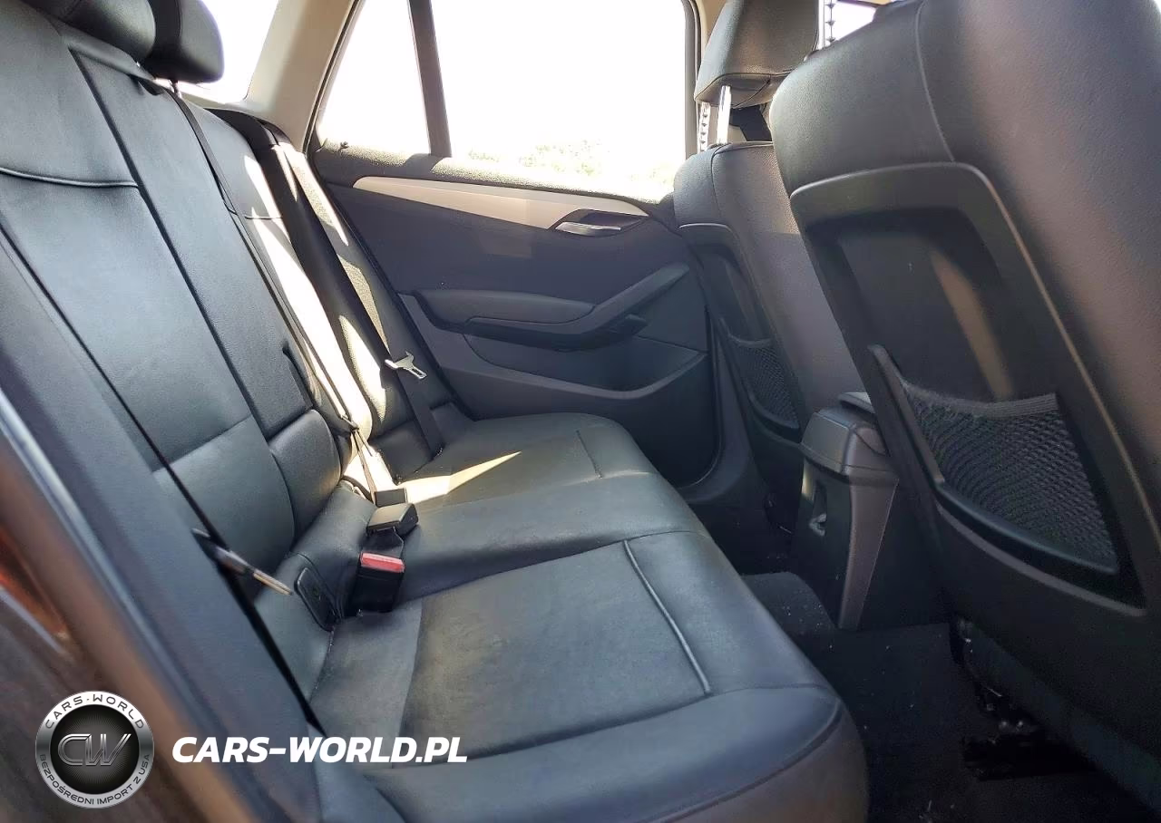 2014 BMW X1 xDrive28I VIN:WBAVL1C55EVY16400 - 10