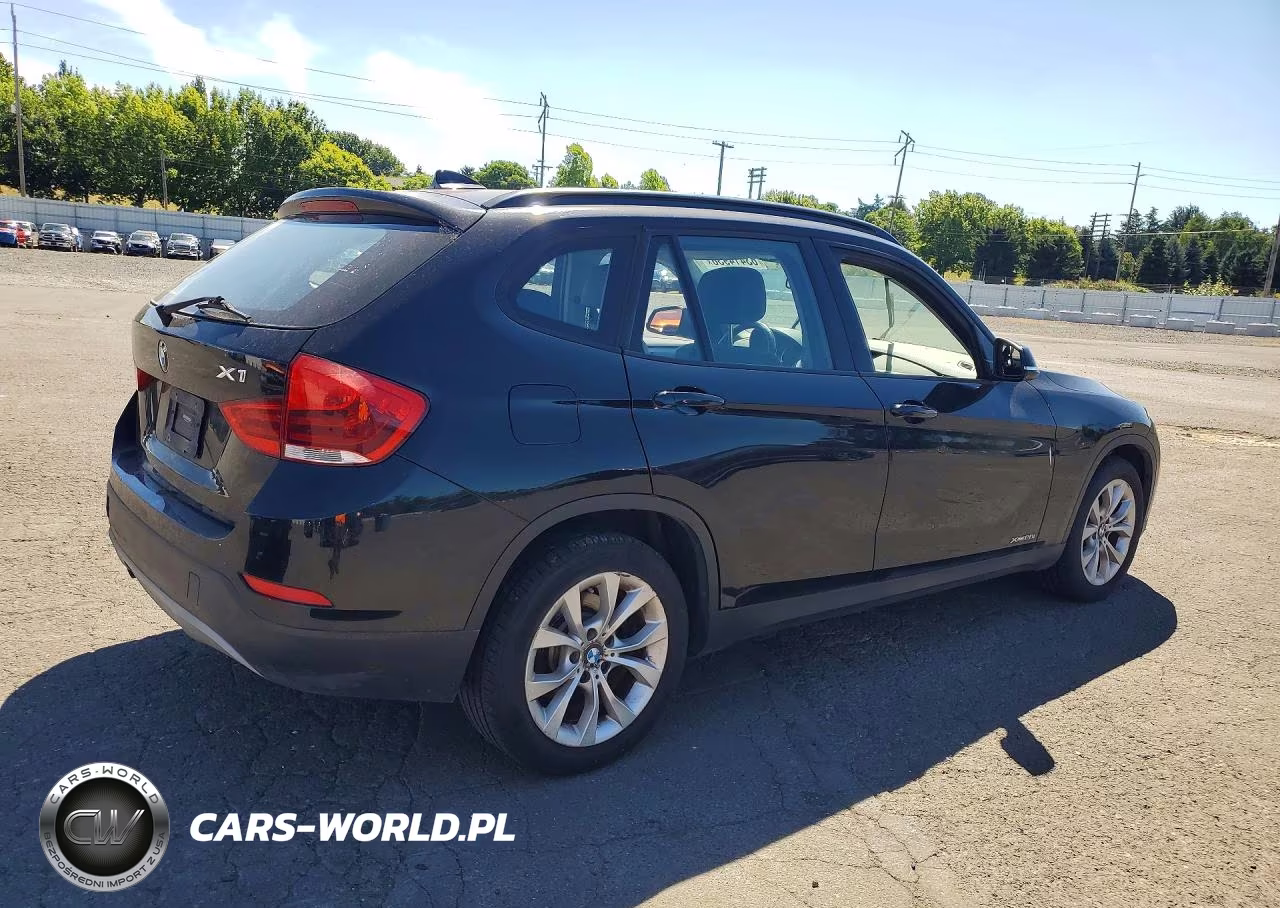 2014 BMW X1 xDrive28I VIN:WBAVL1C55EVY16400 - 3