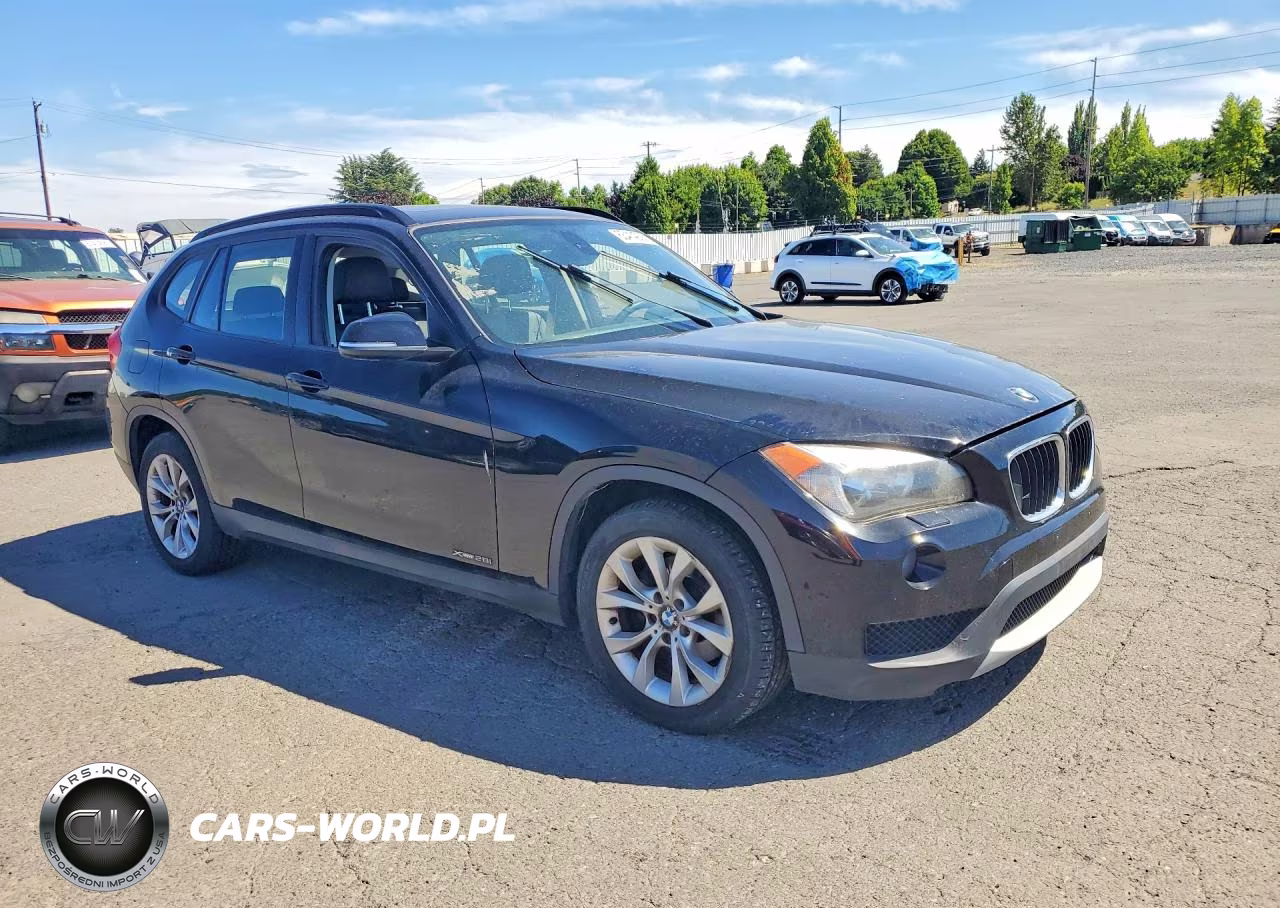 2014 BMW X1 xDrive28I VIN:WBAVL1C55EVY16400 - 4