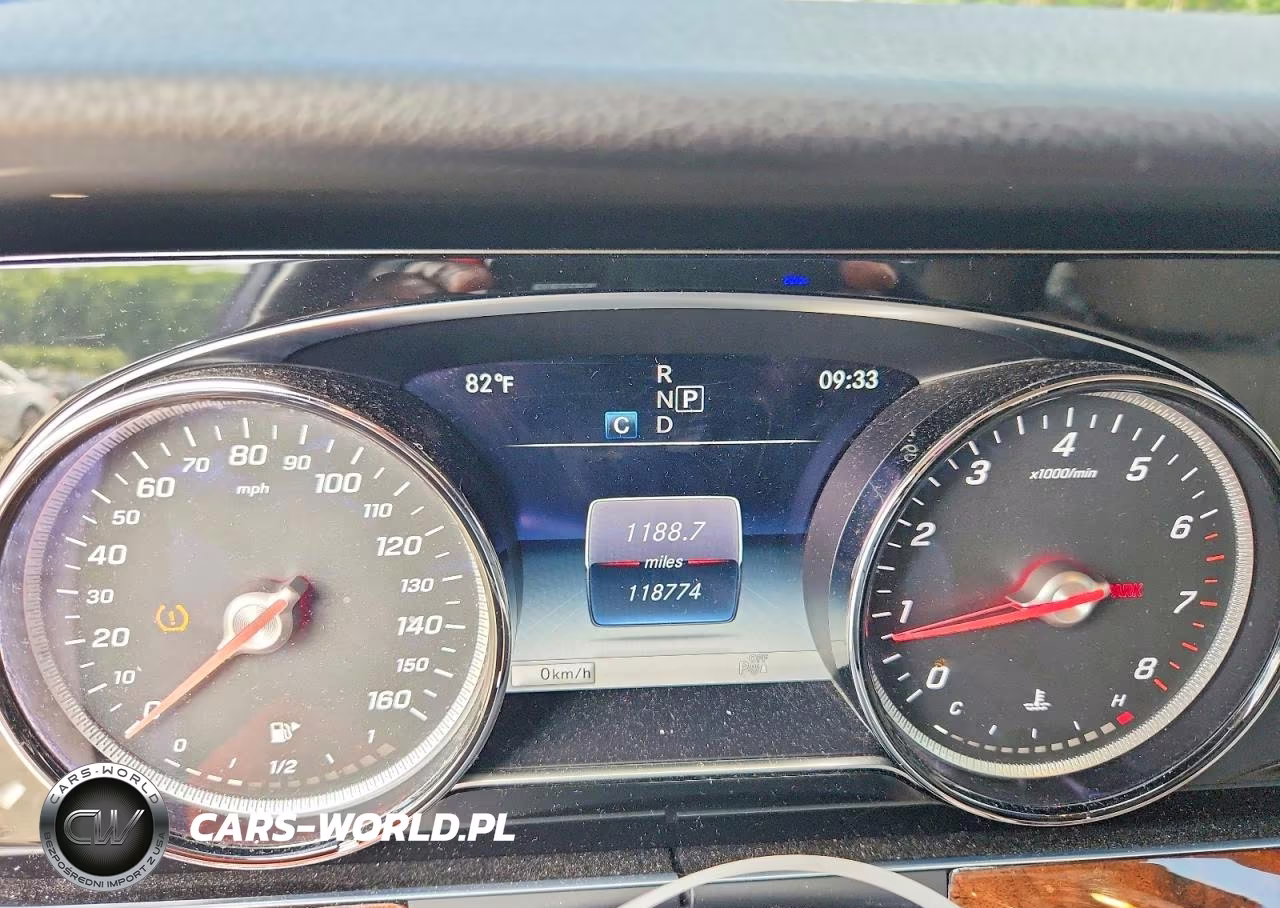 2018 Mercedes-Benz E 300 4Matic VIN:WDDZF4KB3JA360778 - 9