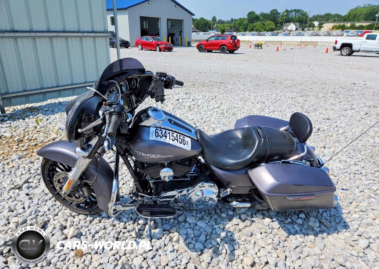 2016 Harley-Davidson Flhxs Street Glide Special VIN:1HD1KRM18GB606861 - 3