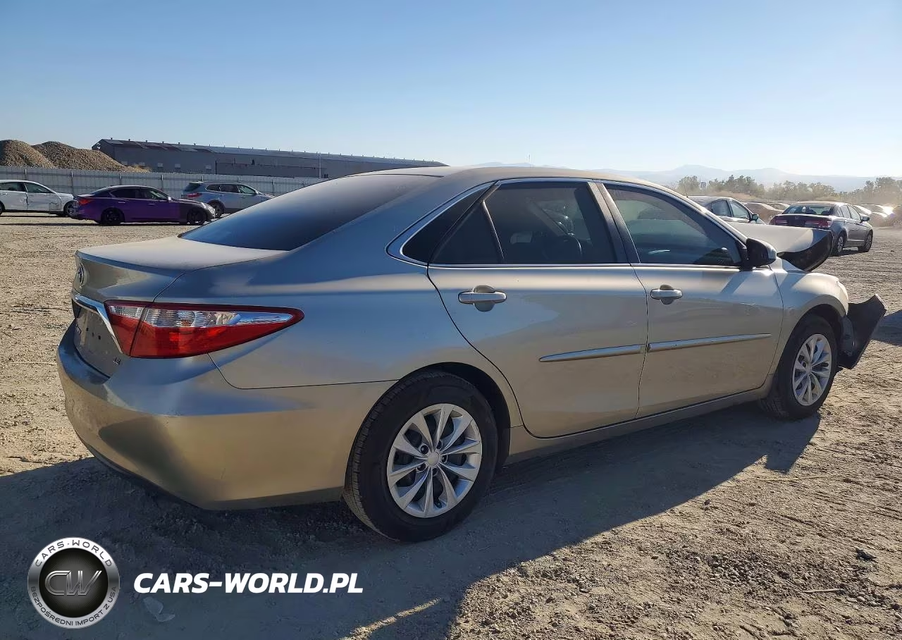 2017 Toyota Camry Le VIN:4T1BF1FK9HU382986 - 3