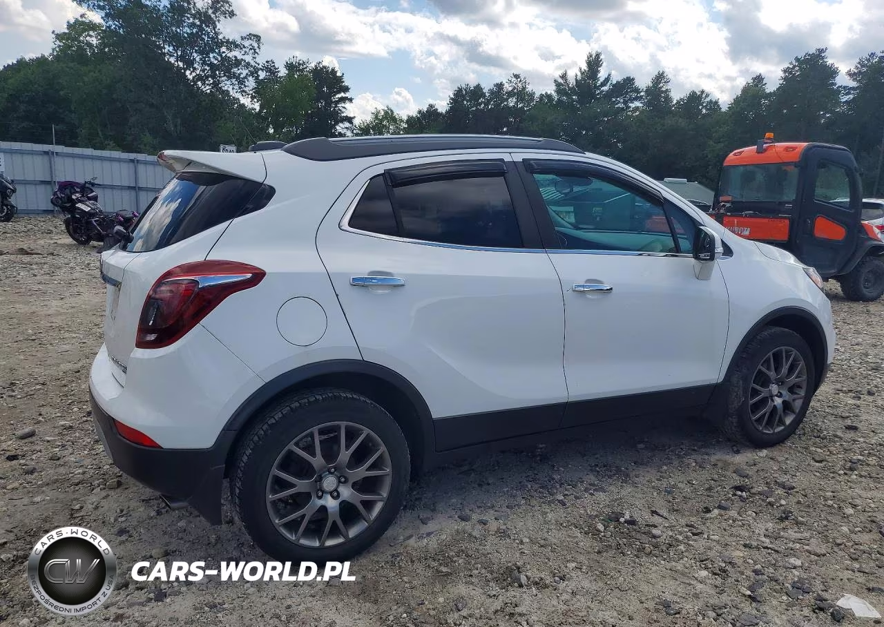 2018 Buick Encore Sport Touring VIN:KL4CJ2SB3JB646072 - 3