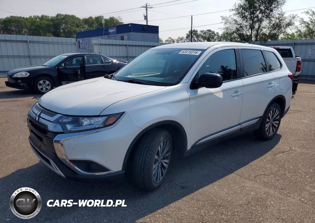 2020 Mitsubishi Outlander Se – zdjęcie 1 z 13
