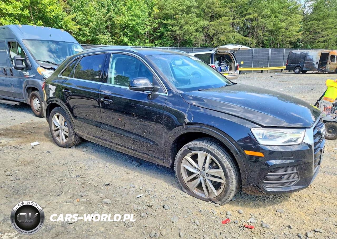 2016 Audi Q3 Premium Plus VIN:WA1EFCFS5GR000879 - 4