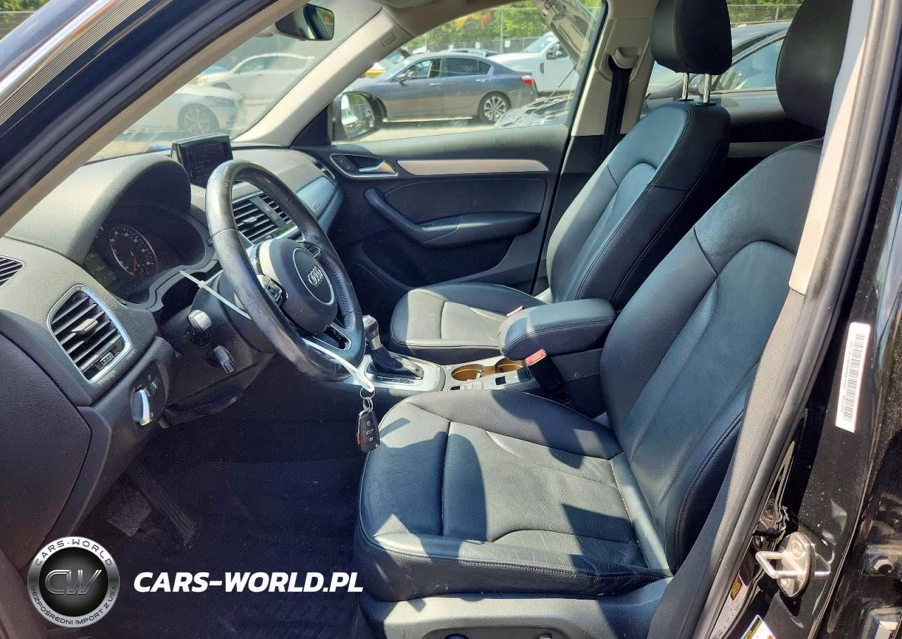 2016 Audi Q3 Premium Plus VIN:WA1EFCFS5GR000879 - 7