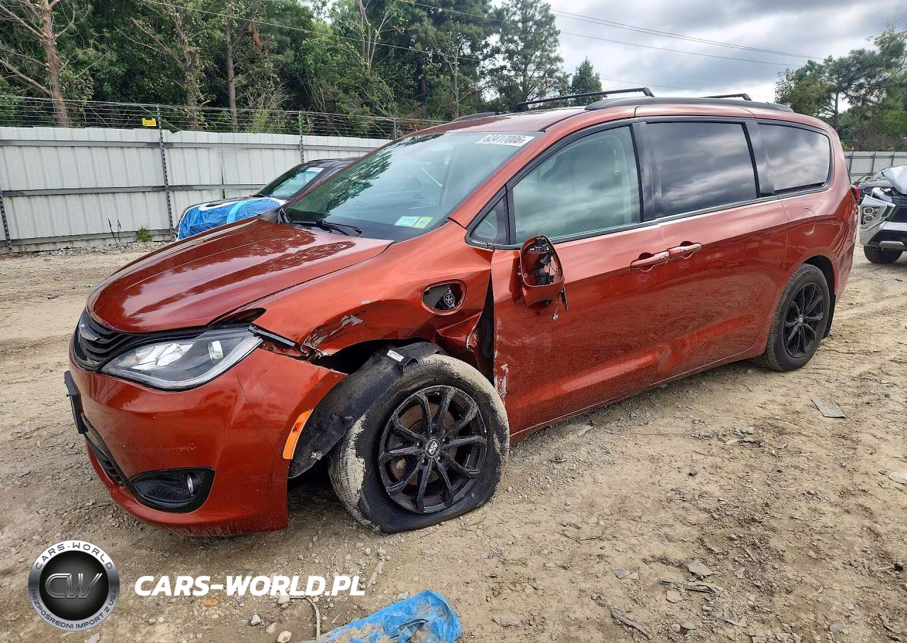 2018 Chrysler Pacifica Hybrid Touring L – zdjęcie 1 z 13
