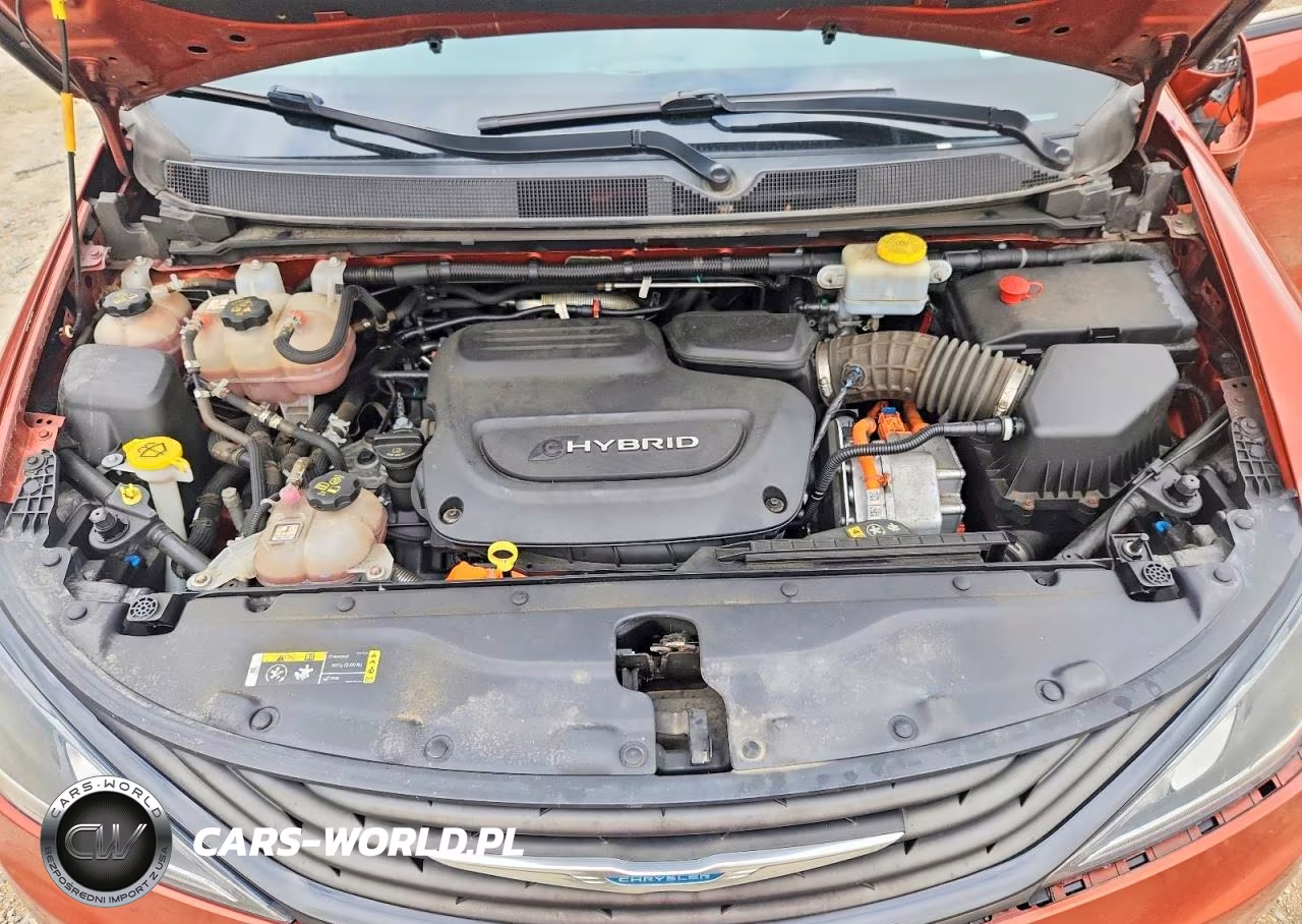 2018 Chrysler Pacifica Hybrid Touring L VIN:2C4RC1L72JR340707 - 12