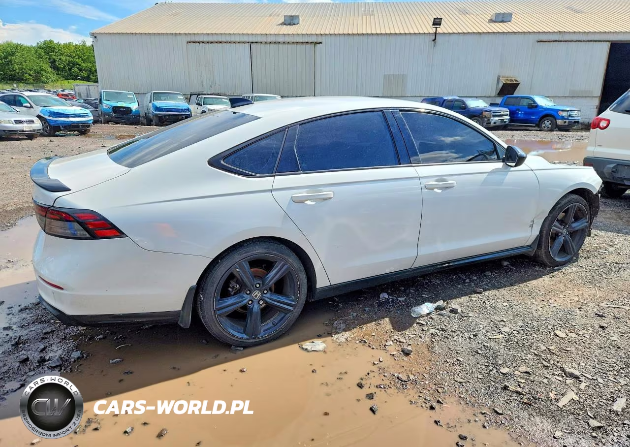 2023 Honda Accord Hybrid Sport-L VIN:1HGCY2F76PA002458 - 3