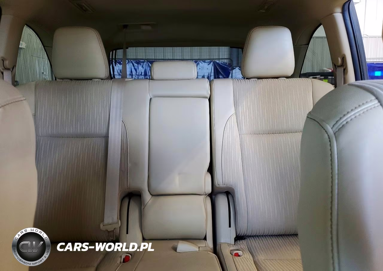 2019 Toyota Highlander Le Plus VIN:5TDBZRFH7KS728009 - 10
