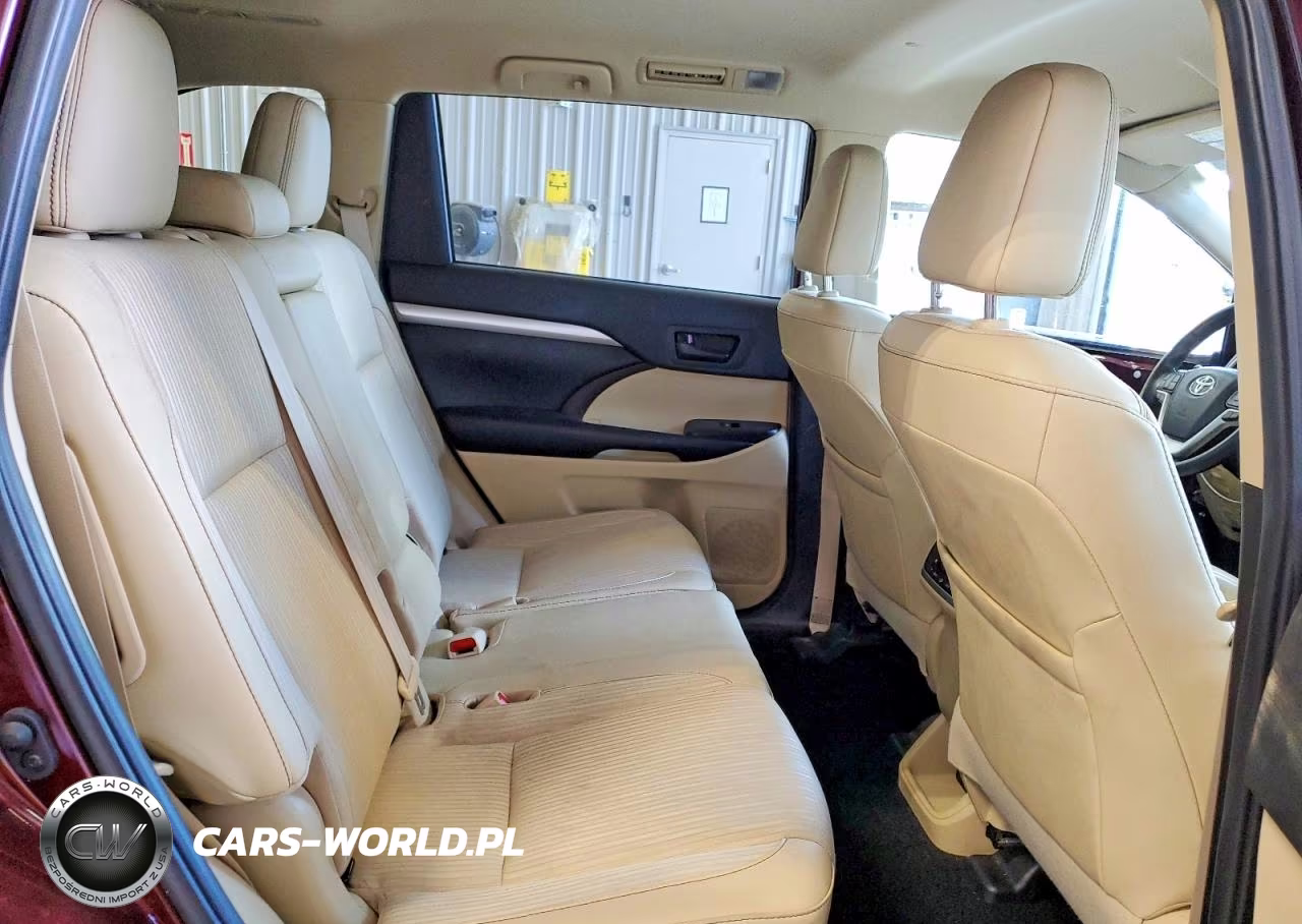 2019 Toyota Highlander Le Plus VIN:5TDBZRFH7KS728009 - 11