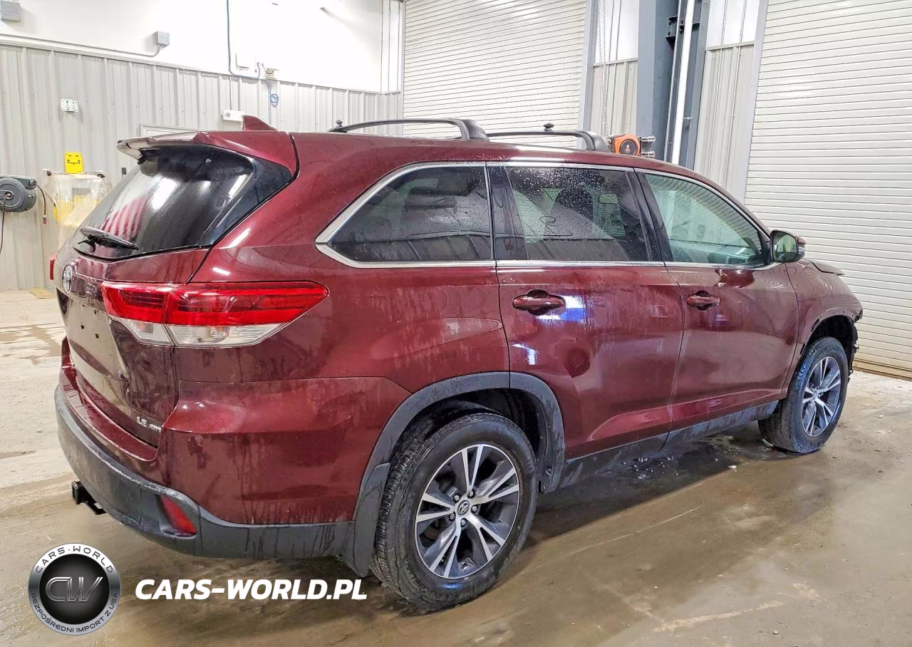 2019 Toyota Highlander Le Plus VIN:5TDBZRFH7KS728009 - 3