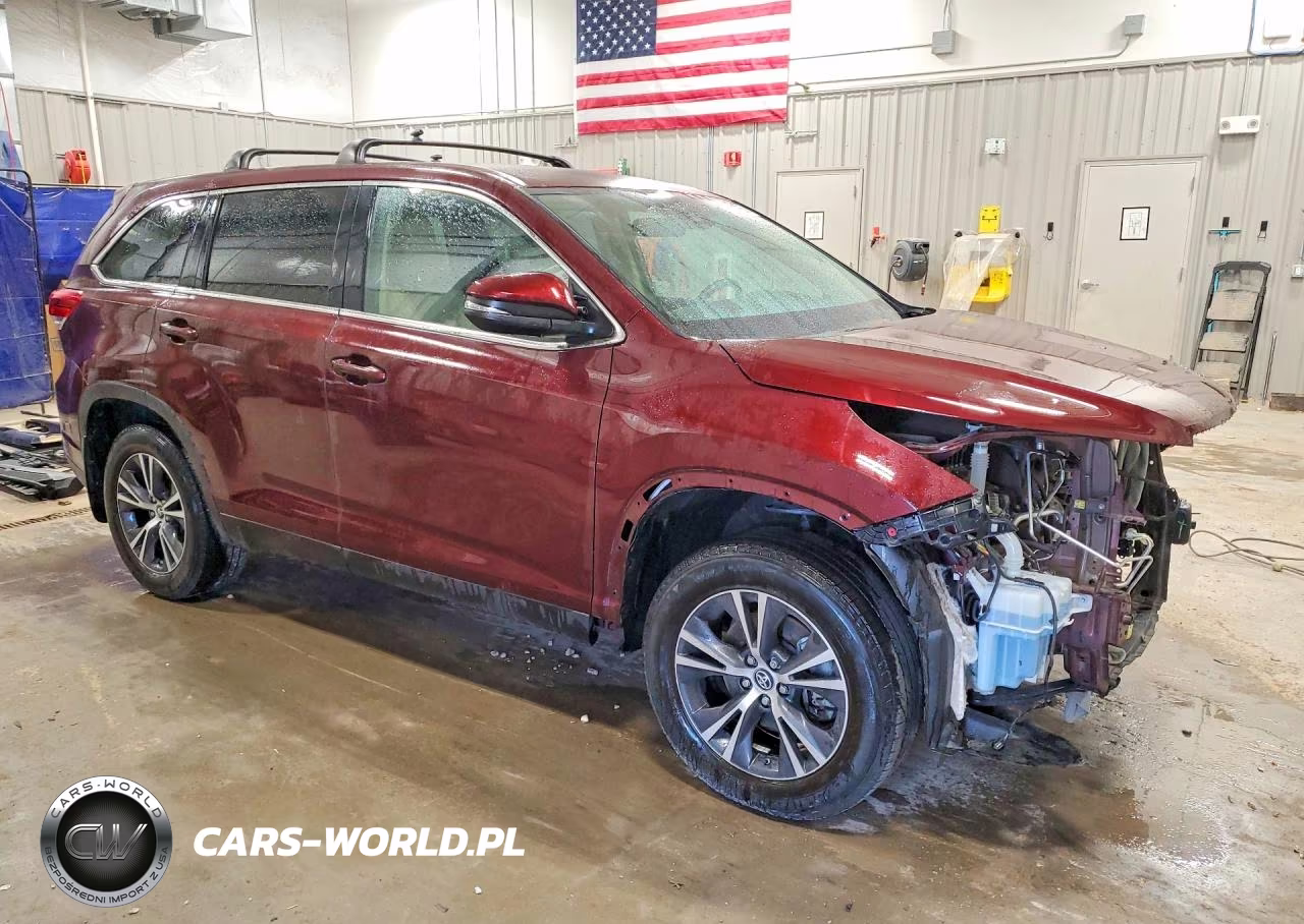2019 Toyota Highlander Le Plus VIN:5TDBZRFH7KS728009 - 4