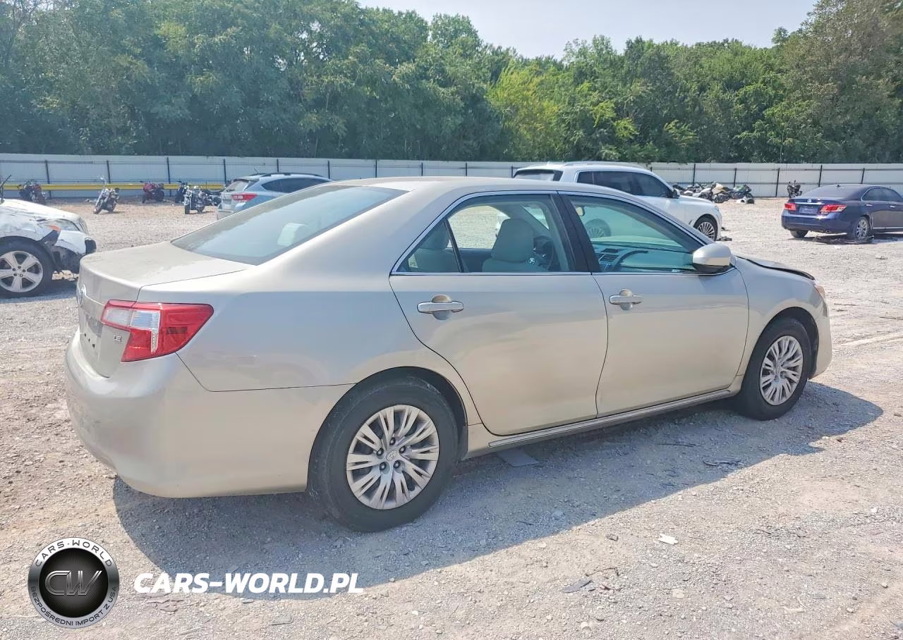 2014 Toyota Camry Le VIN:4T4BF1FK4ER406368 - 3