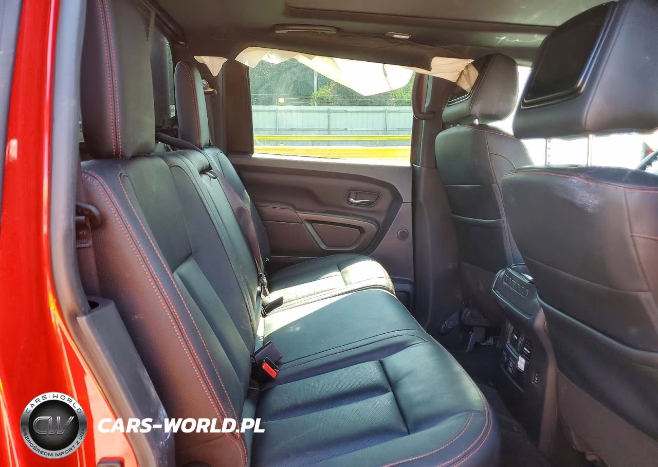 2024 Nissan Titan Pro-4X VIN:1N6AA1ED4RN105043 - 10